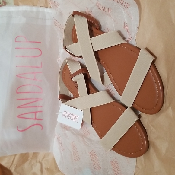 💥3 for $10💥 Sandal Up White Sandal Flats - Picture 1 of 9
